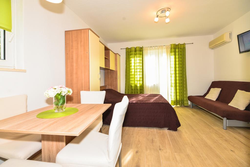 Apartments Sonja Tučepi Esterno foto