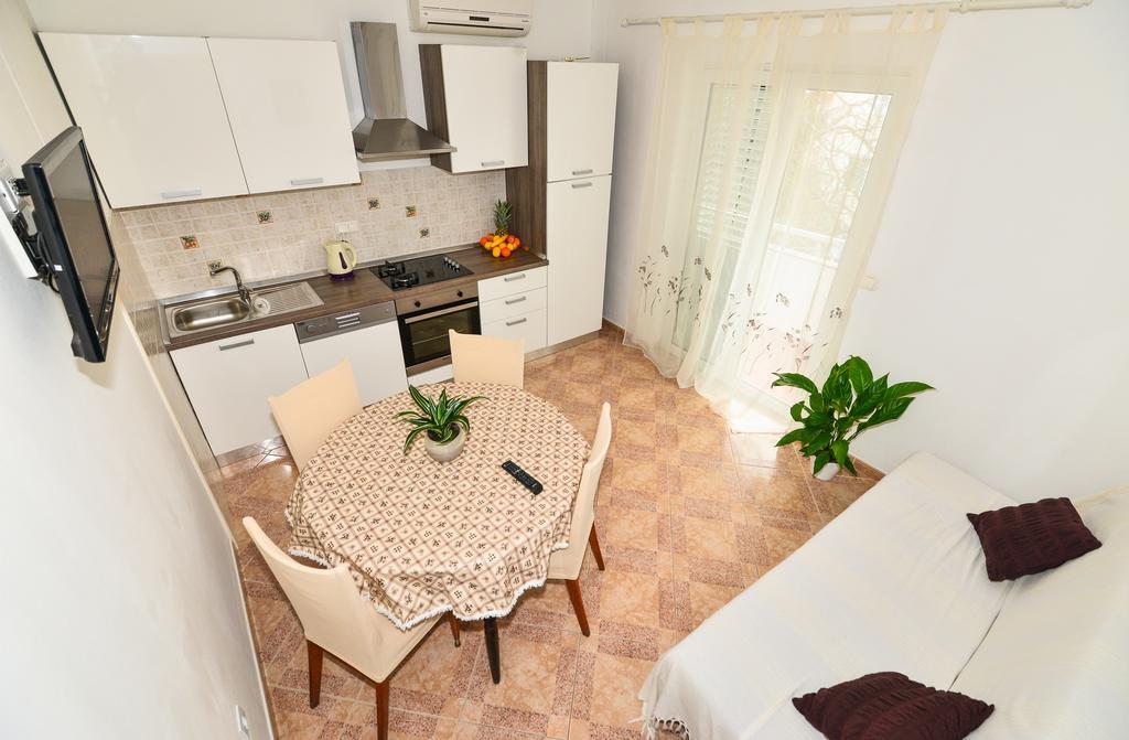 Apartments Sonja Tučepi Esterno foto